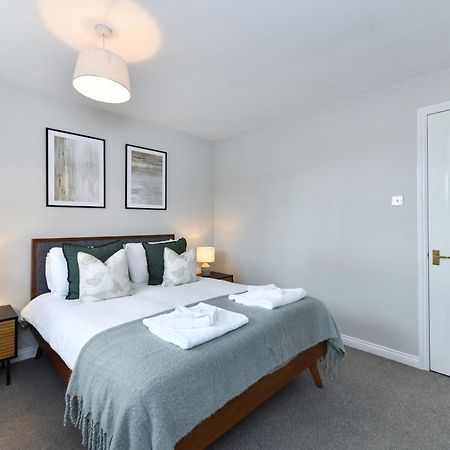 Charming 2-Bed Home With Parking Radcliffe-on-Trent Buitenkant foto