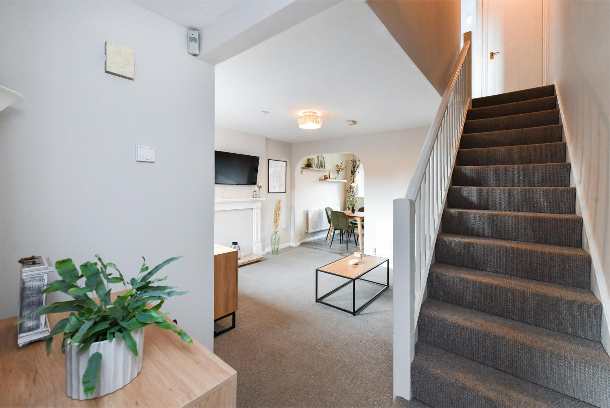 Charming 2-Bed Home With Parking Radcliffe-on-Trent Buitenkant foto